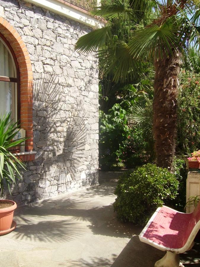 Hotel Ca' Ligure Пьетра-Лигуре Экстерьер фото