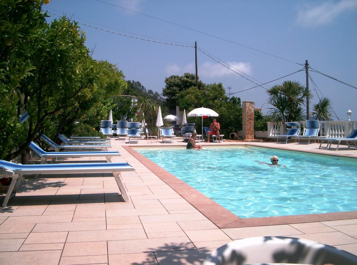 Hotel Ca' Ligure Пьетра-Лигуре Экстерьер фото