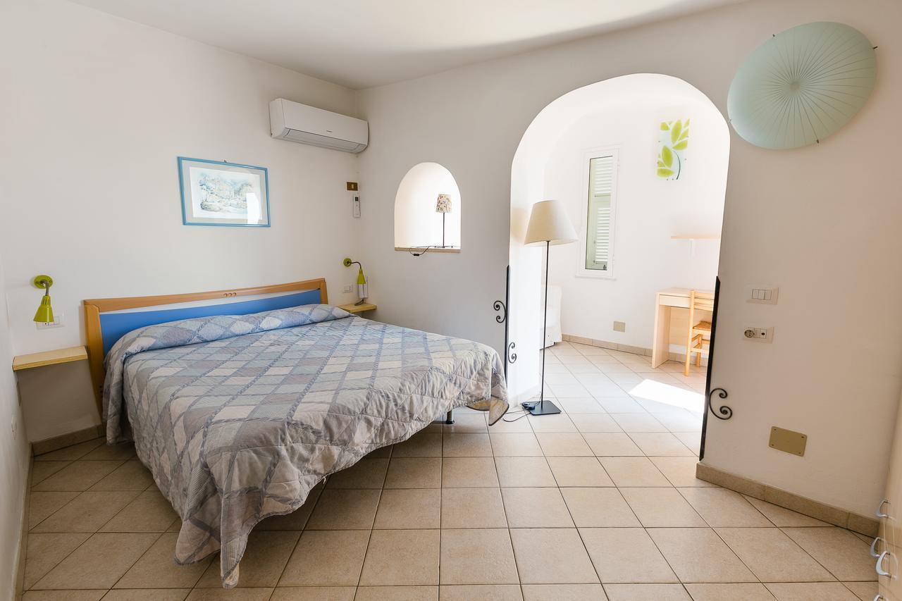 Hotel Ca' Ligure Пьетра-Лигуре Экстерьер фото